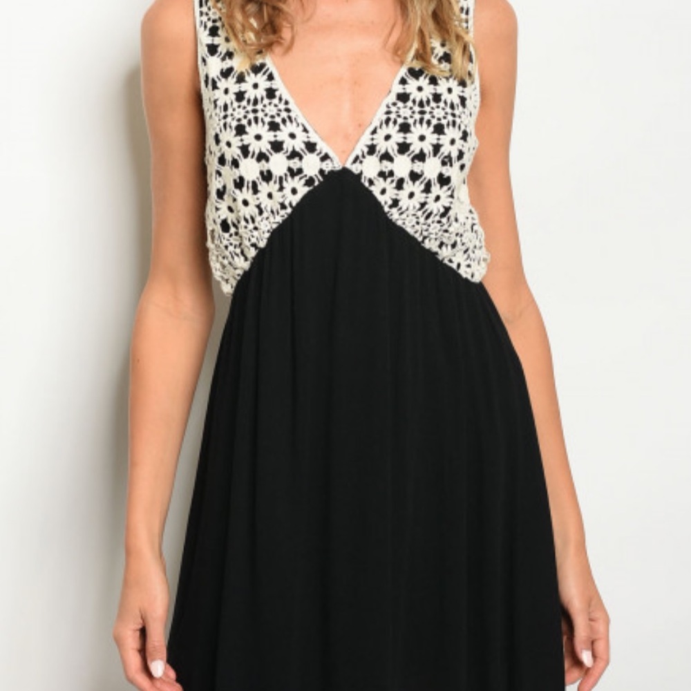 New Black V Neck Floral Crochet Babydoll Dress - Picture 5 of 5